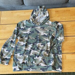 Crown of Hearts Stitchfix Girls Hoodie Cozy Sweatshirt Super Soft XXL